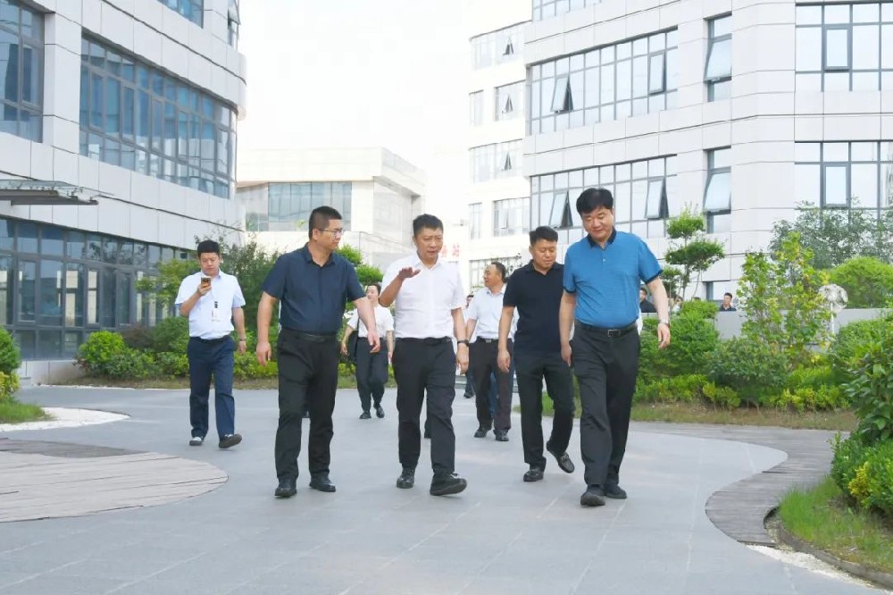 深化交流合作 促進共同發展│北京企業代表團一行蒞臨鄭投科技創新園參觀考察