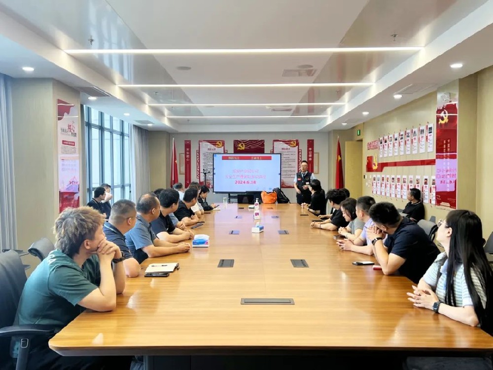 人人講安全 個個會應急│鄭投產業園公司開展消防培訓暨應急逃生、滅火實操演練活動