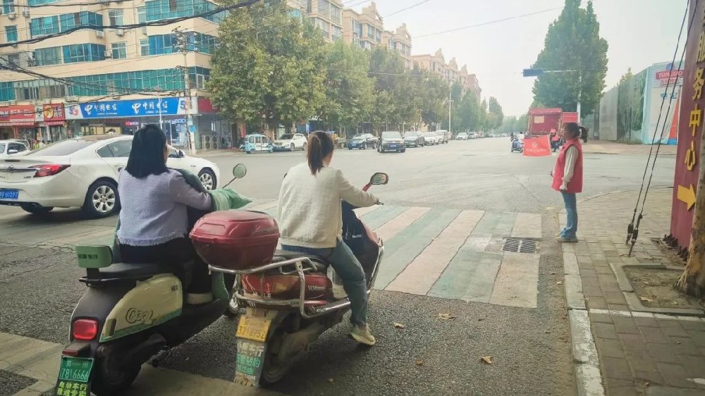 【精神文明建設】文明交通，你我同行│鄭投產業園公司開展文明交通志愿服務活動